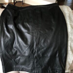 Suzy shier faux leather black pencil skirt in L